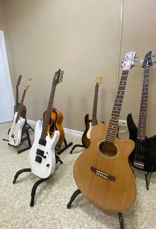 Школьные гитары