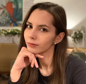Преподаватель вокала Виолетта Махнутина